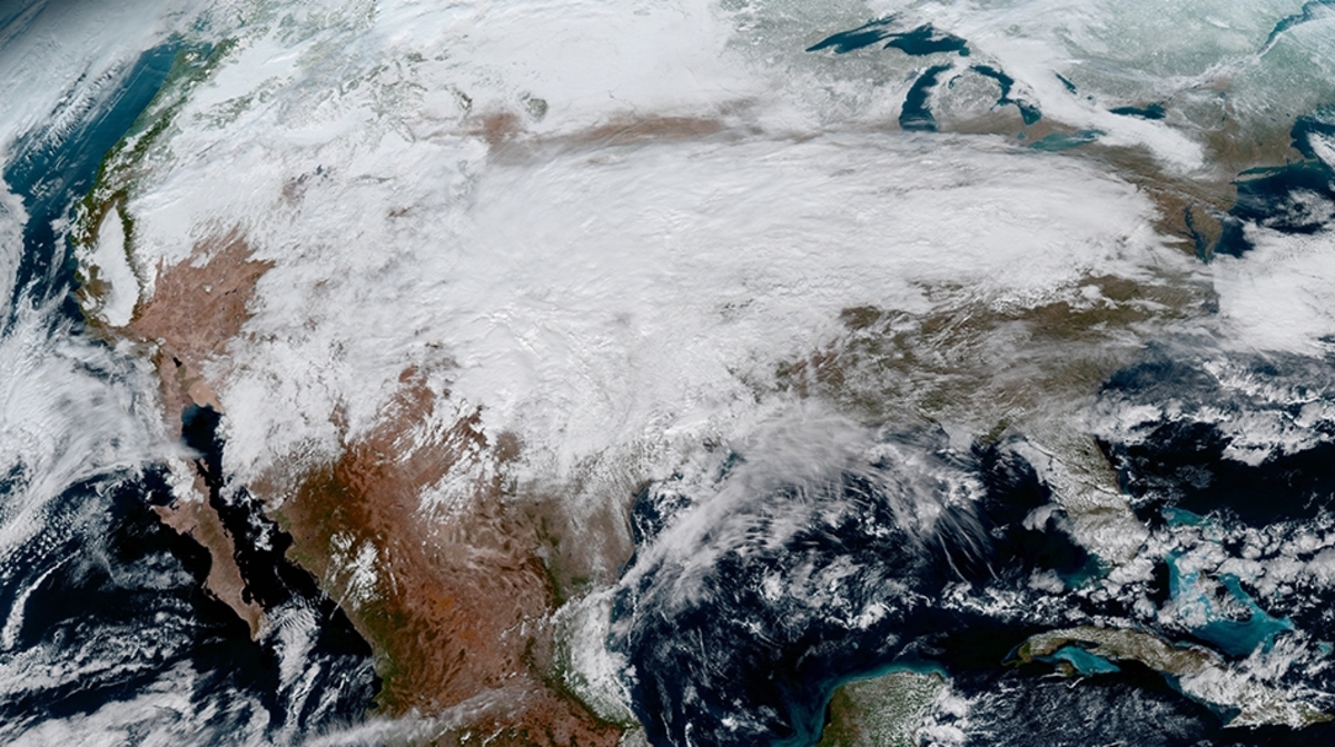 Jańa meteorologıalyq spýtnık jarty shardy tolyqtaı sýretke túsire alady