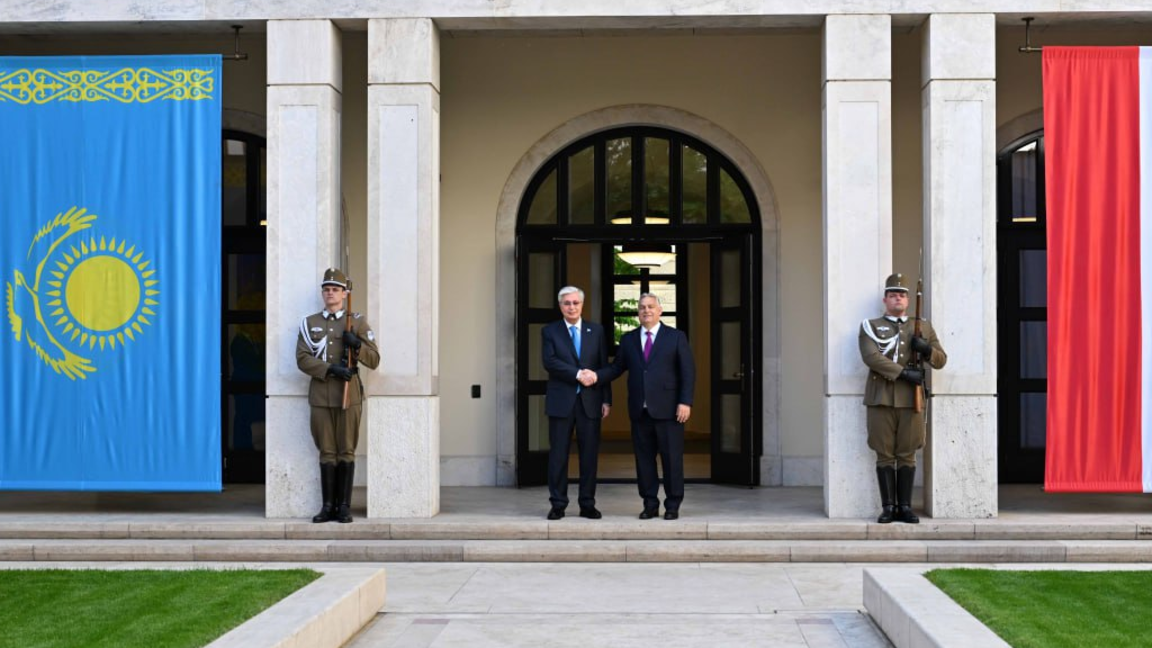 Toqaev pen Orban Astana men Býdapesht arasyndaǵy strategıalyq áriptestikti tereńdetýge kelisti