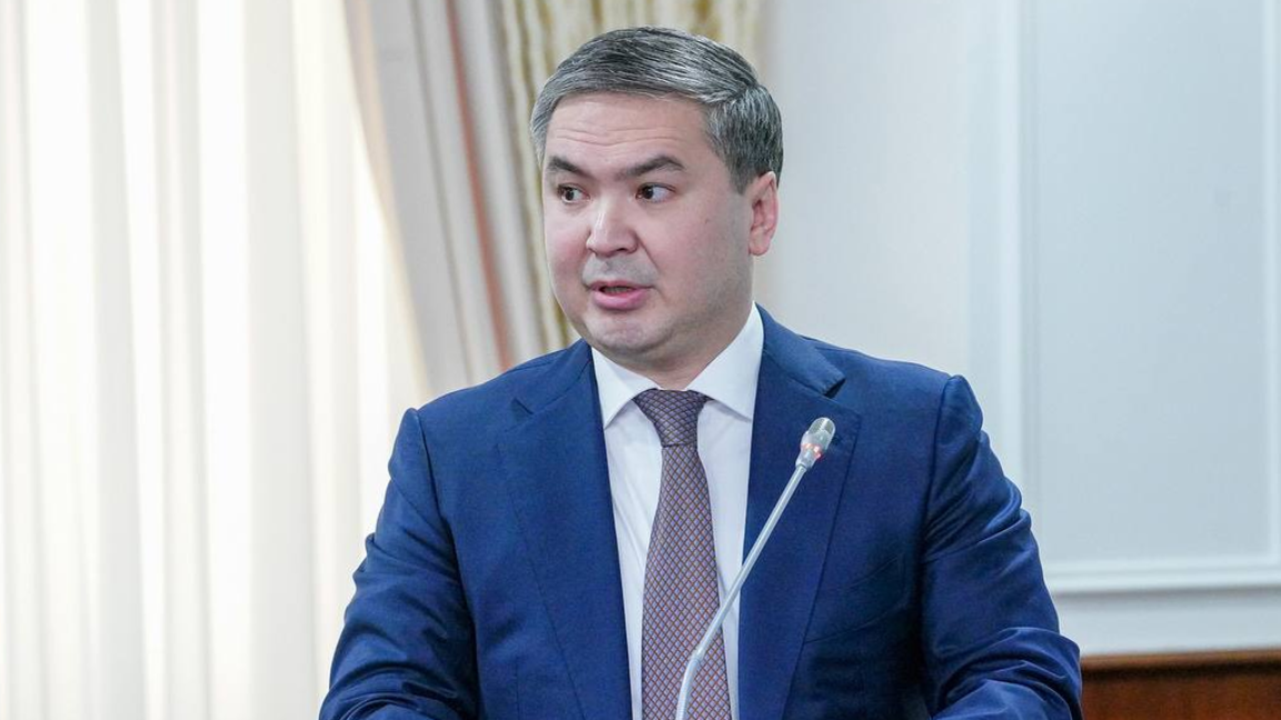 Mınıstr Almaty ákimi bolyp saılaǵan Satybaldynyń týystary jaıly suraqtan jaltardy