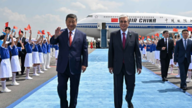 Qytaı basshysy Sı Szınpın Astanaǵa resmı saparmen keldi