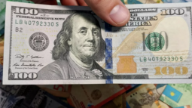 Dollar baǵamy 573 teńgege deıin ósýi múmkin