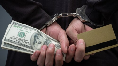 كوللەدج باسشىلىعى 5 جىل بويى ستۋدەنتتەردىڭ ستيپەنديالارىن زاڭسىز يەمدەنگەن