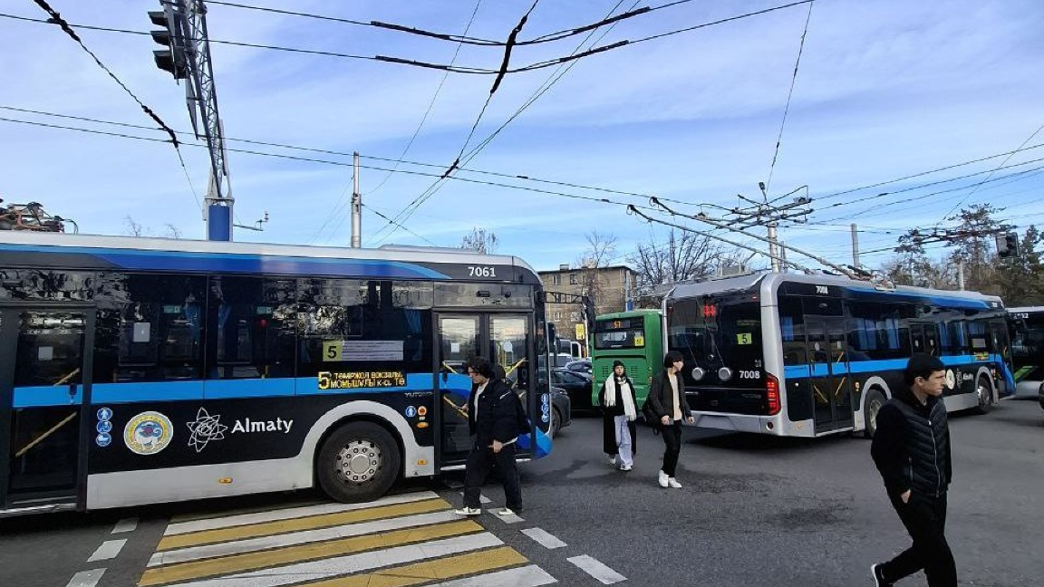 Алматыда Сайран көлі маңында жарылыс дыбысы шықты