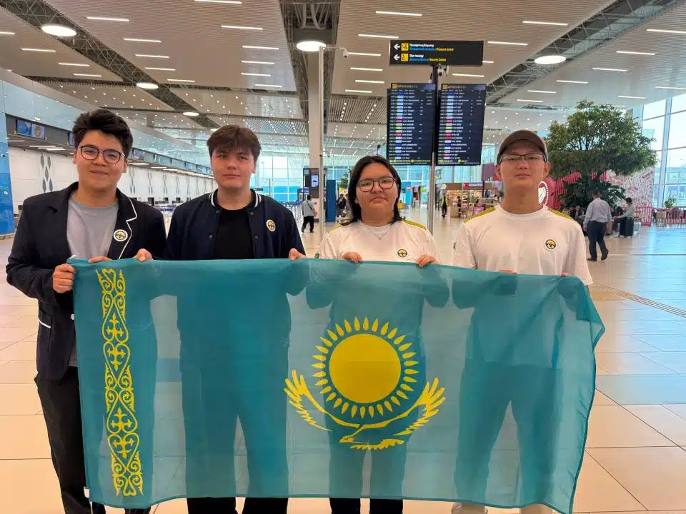哈萨克斯坦学生在国际化学奥林匹克竞赛中夺得四枚奖牌