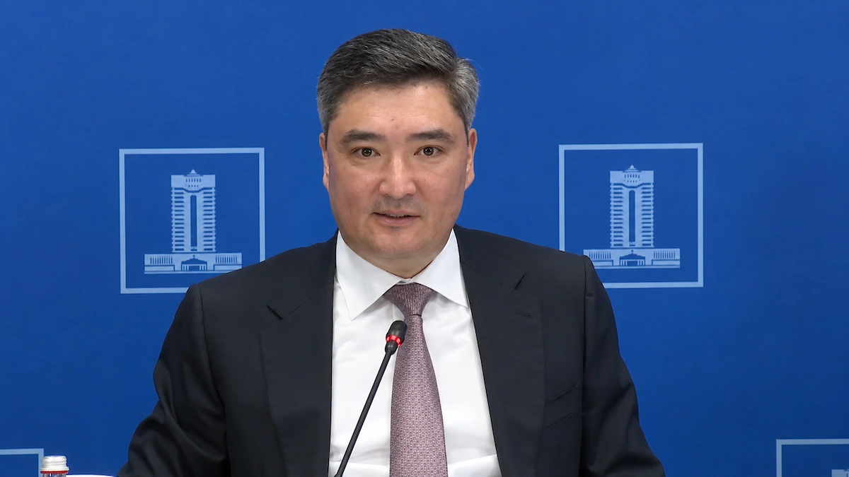 哈萨克斯坦铁路公司人事变动：董事长被撤职，政府下达铁路任务
