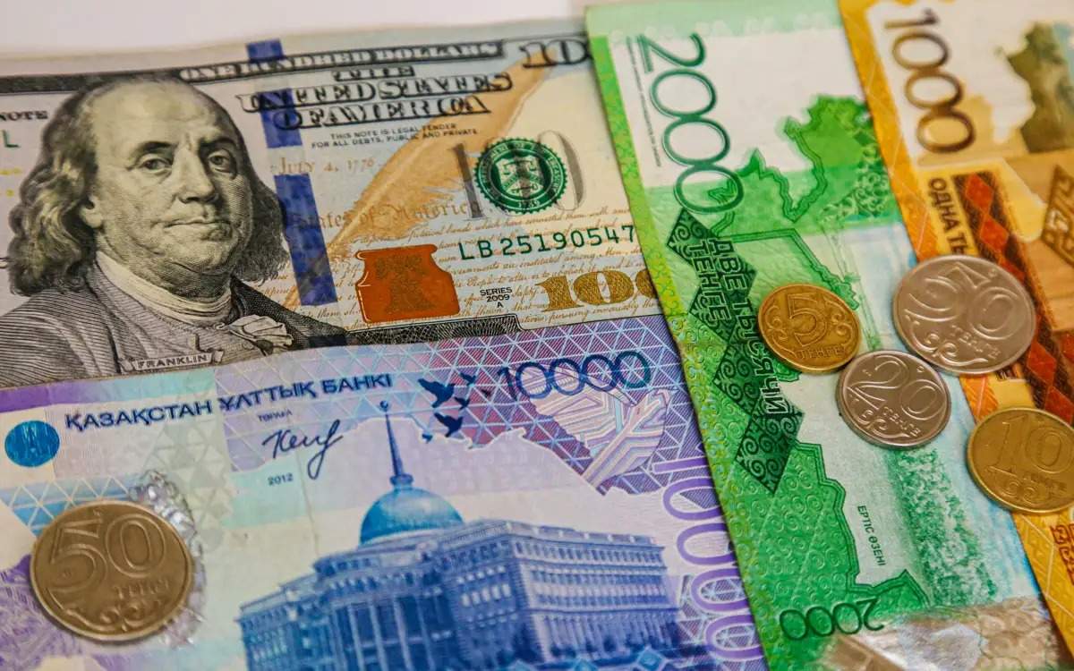 Currency exchange rates in Almaty and Astana on April 29