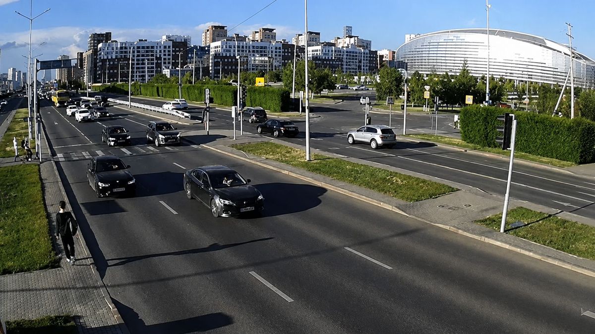 Астанада BMW жүргізушісі 3 айда ЖҚЕ 87 рет бұзып, 15 тәулікке қамалды