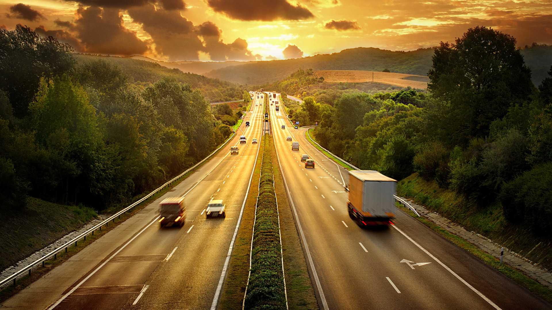 How to Drive Safely at Night: A Summer Guide for Drivers