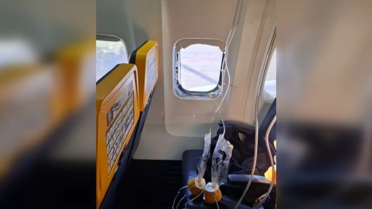 瑞安航空客机舷窗破裂,61岁乘客被吸出窗外