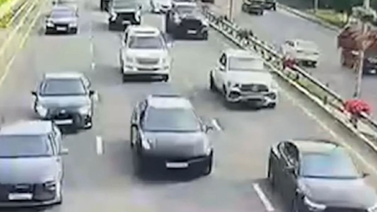 Эффектный кортеж элитных автомобилей на ВОАД привлек внимание полиции в Алматы