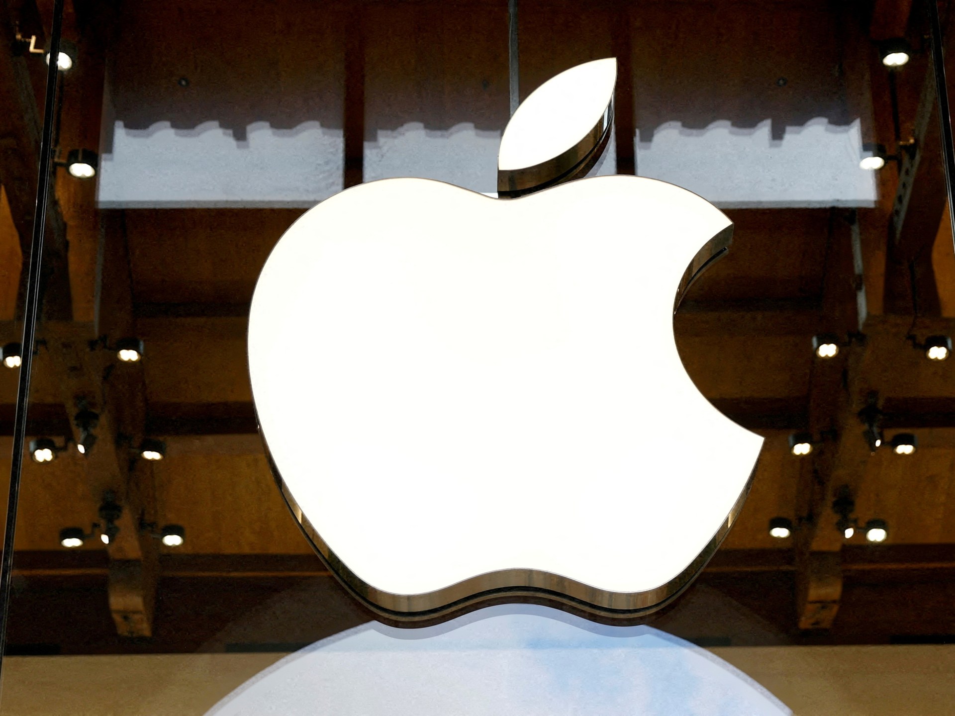 Apple Nvidia-ны басып озып, әлемдегі ең қымбат компания атанды