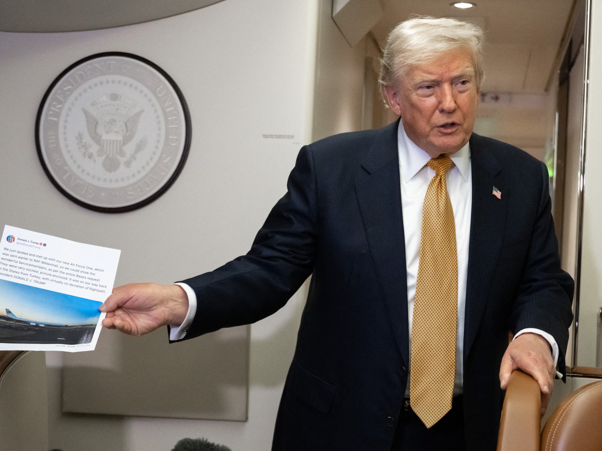 Трамп медиасы посттарға айына 100 мың доллар ақы алуды қарастыруда