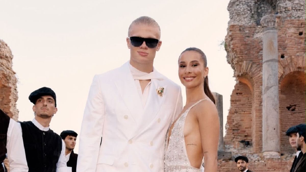 Эрлинг Холанд сүйіктісімен Dolce & Gabbana сән көрсетіліміне барды