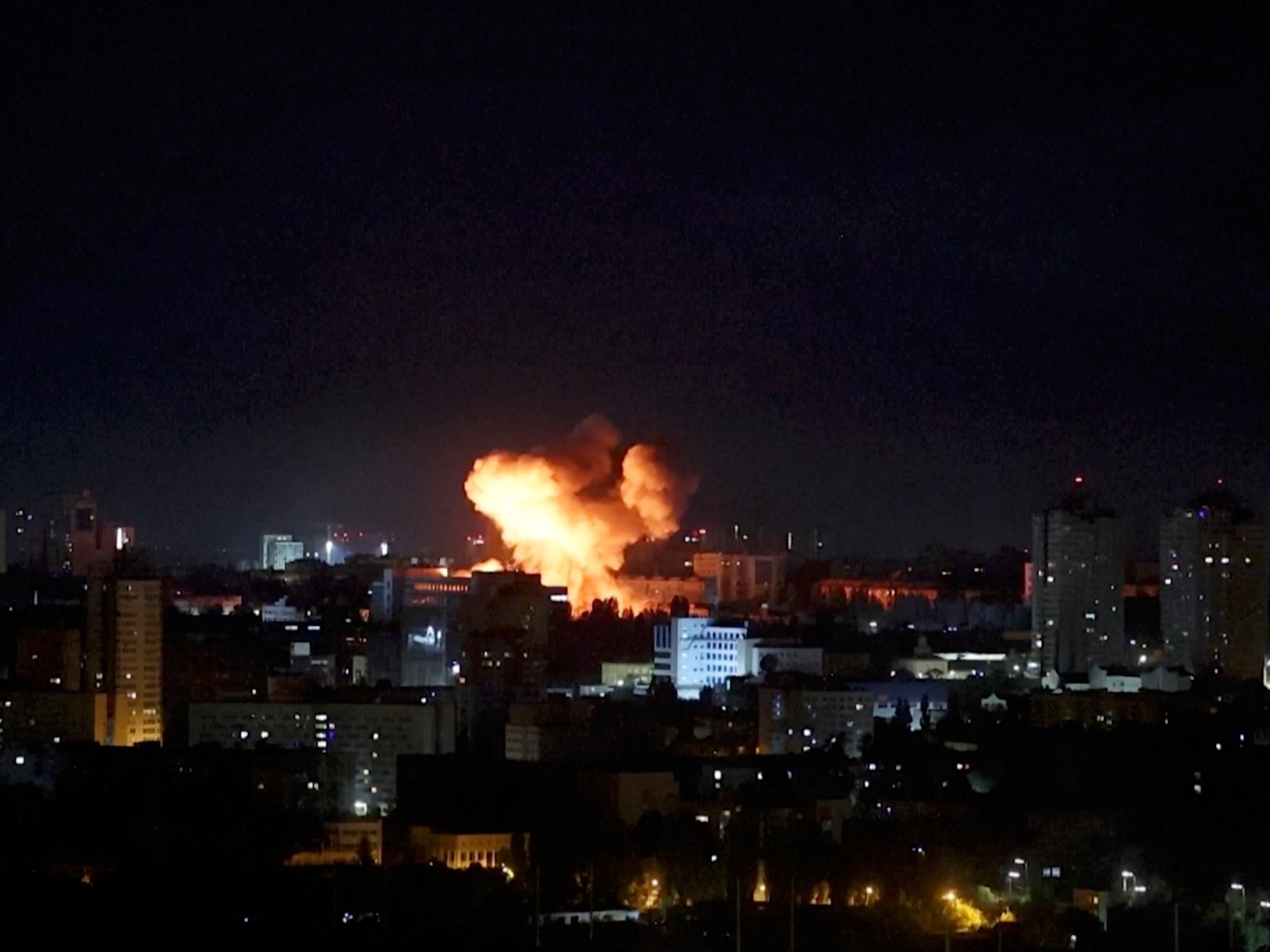 Rus balistik füzeleri Kiev'i vurdu: 1 ölü, 9 yaralı
