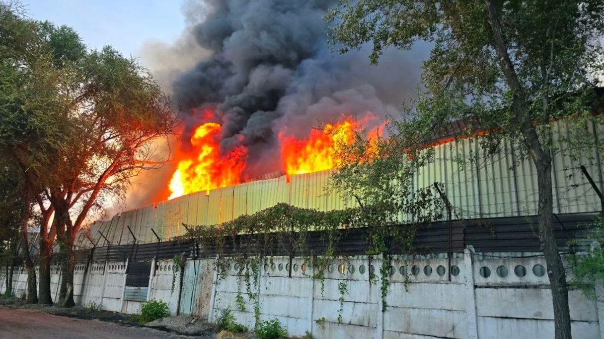 Warehouse fire in Almaty extinguished with fire trains