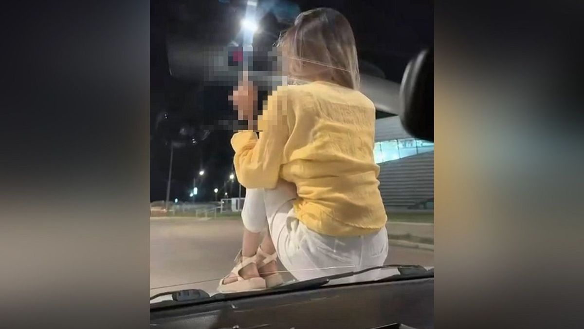 Семейде автокөлік капотында жүрген екі қыз әкімшілік жауапкершілікке тартылды