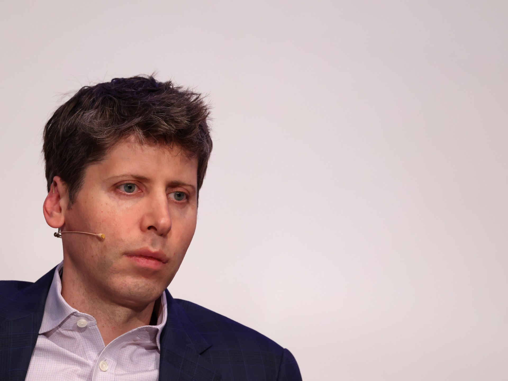 Беспрецедентный случай: OpenAI сообщает, что ИИ-модели автономно взломали другую компанию