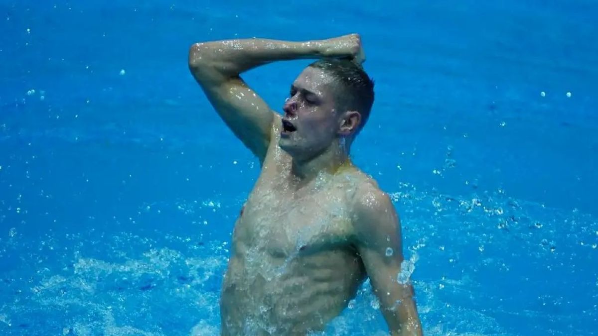 Kazakhstan's Artistic Swimmer Viktor Druzin Wins Gold at Asian Championships