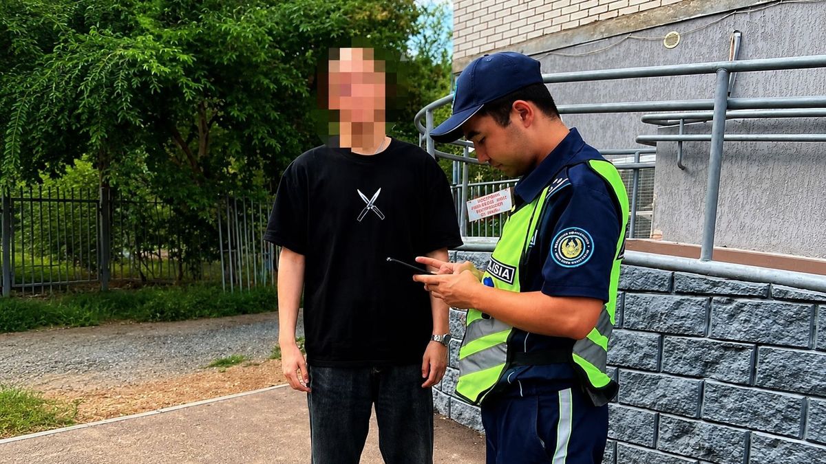 Павлодарда ән айтып, терезеден шығып жүргендерге айыппұл салынды