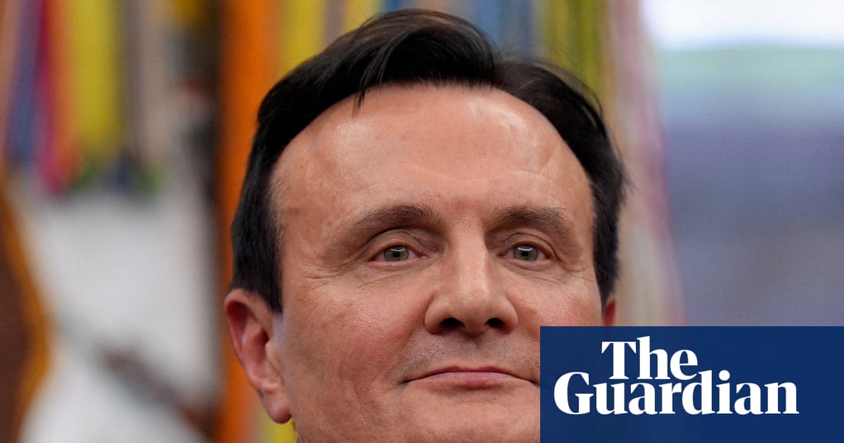 AstraZeneca басшысы Батыс фармацевтикасын «Қытай жылдамдығымен» жұмыс істеуге шақырды