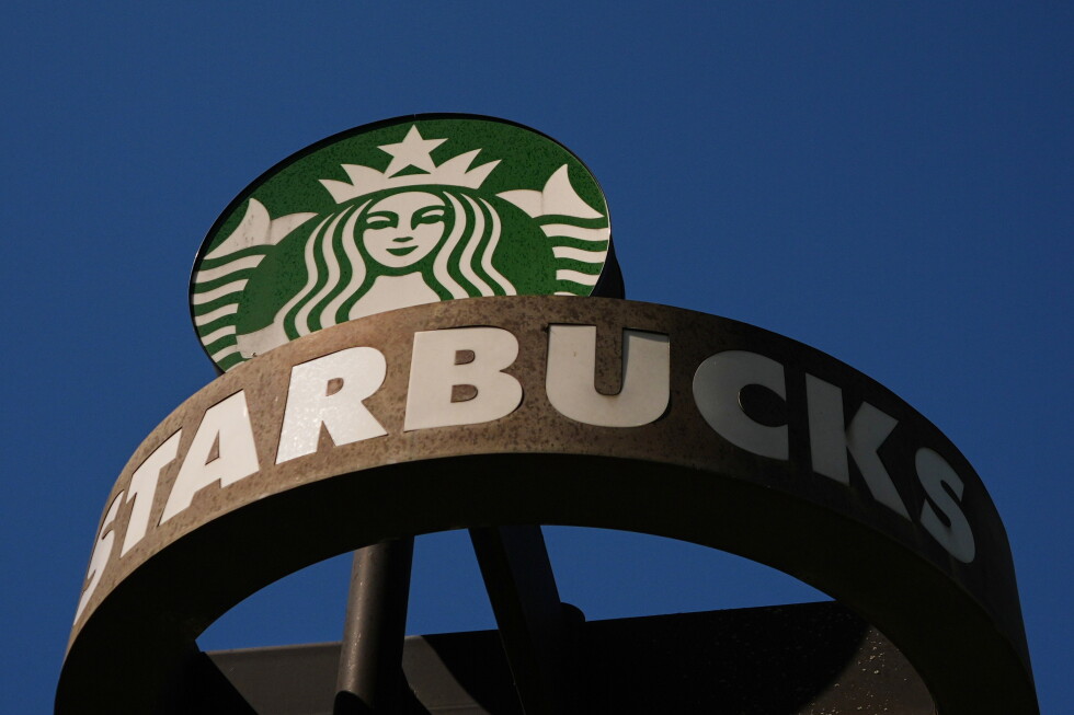 Starbucks'ın çeyrek geliri beklentileri aştı, yıllık tahminini yükseltti
