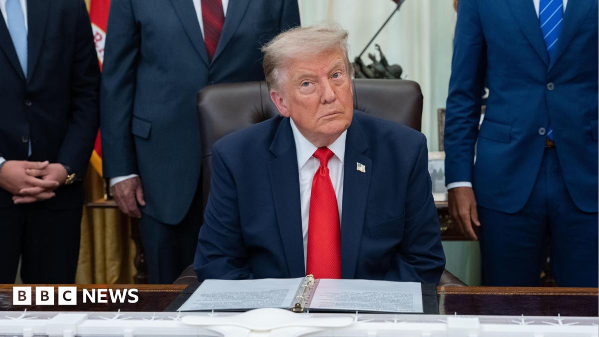 Трамп ЖИ бақылауын қарастыруда