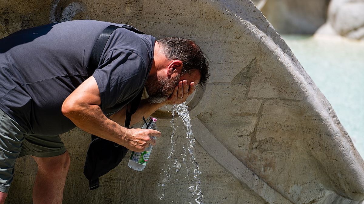 Найзағай, бұршақ және 44°C ыстық: Қазақстанның 17 облысына дауылды ескерту