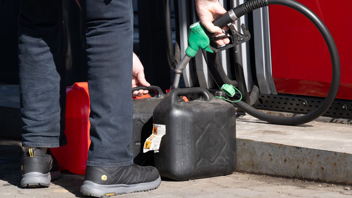 Kazakhstan Border Guards Seize Over 150 Tons of Smuggled Fuel