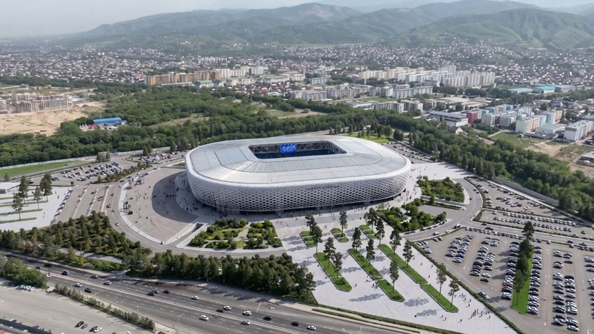 Almatı'da UEFA standartlarında 45 bin kişilik stadyumun yenilenen projesi tanıtıldı