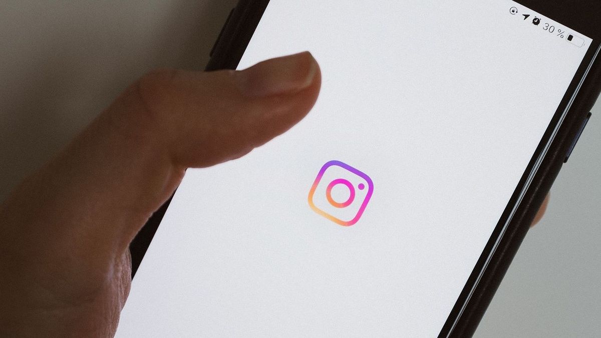 Kazakh Woman Fined for Using Profanity on Instagram