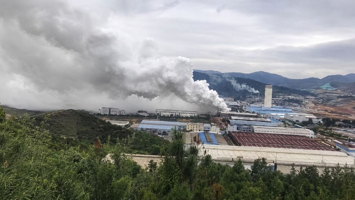 中国昆明化工厂火灾:1200余人被疏散
