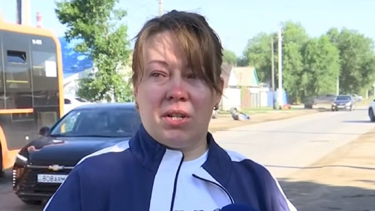 Ақтөбеде таксист қағып кеткен 10 жасар қыздың өмірі үшін дәрігерлер күресіп жатыр