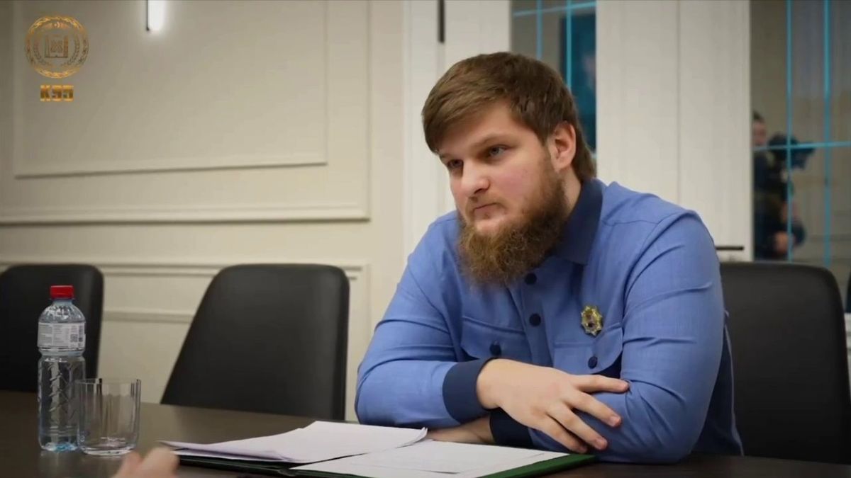 Рамзан Қадыровтың үлкен ұлына Чечня Батыры атағы берілді