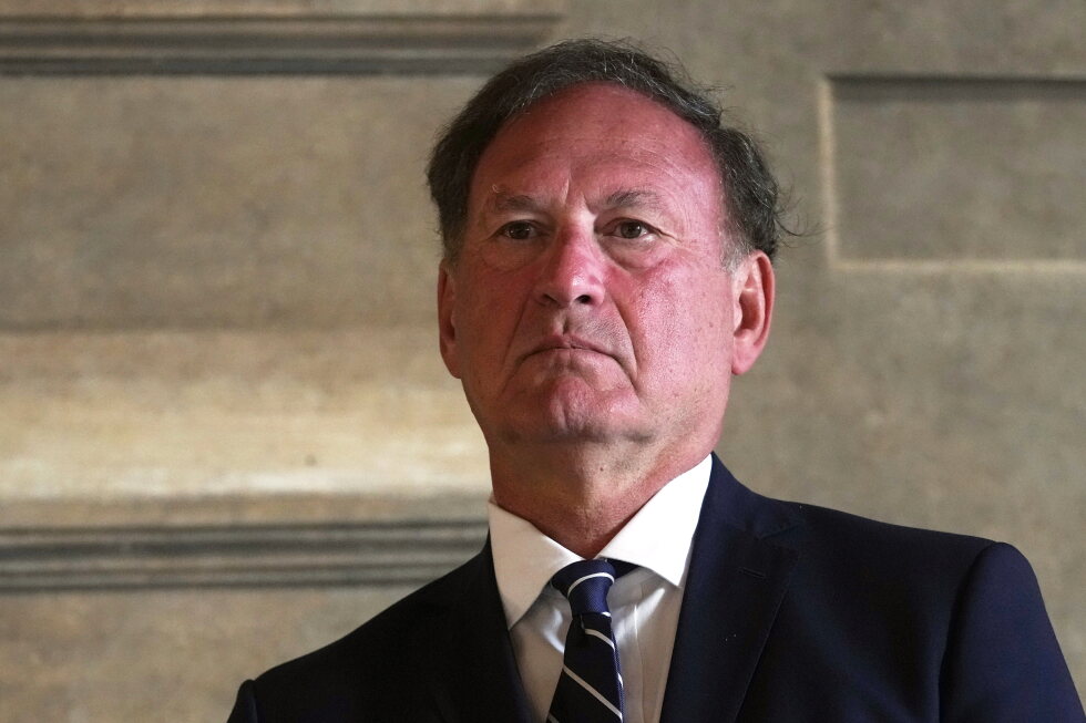 US Supreme Court Justice Samuel Alito Confirms He's Staying