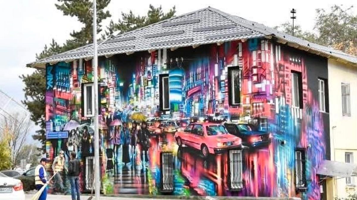 Almaty Residents Upset as Famous Mural Painted Over; Akimat Explains