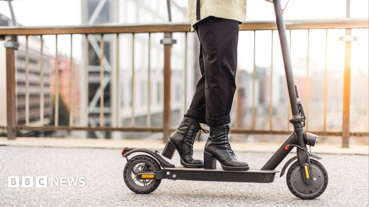 Paris introduces safety rules for e-scooter riders