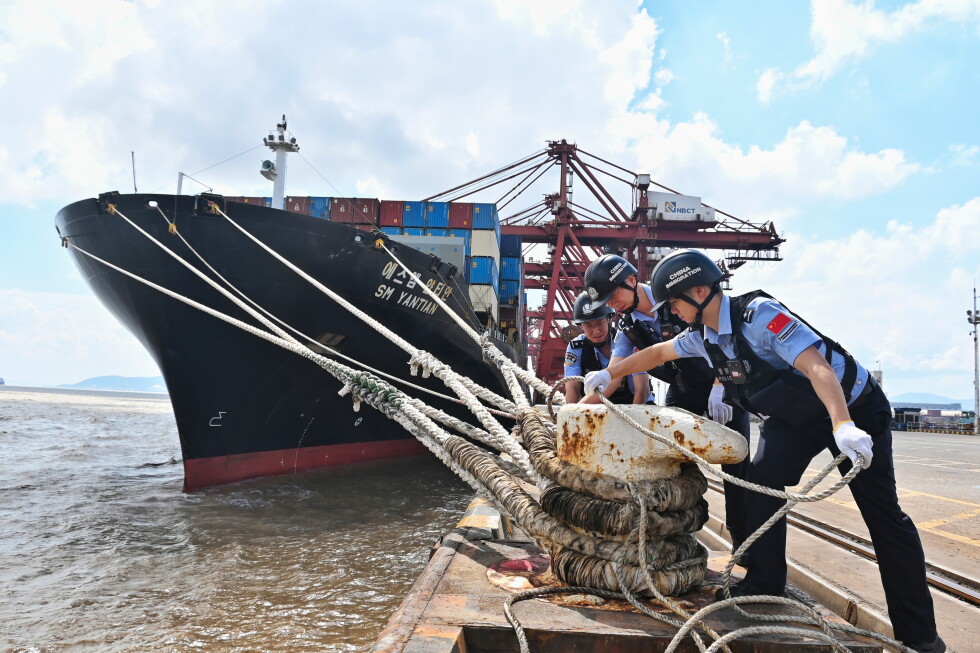 Shanghai Airports Cancel Over 1,300 Flights as China Prepares for Typhoon Dolphin