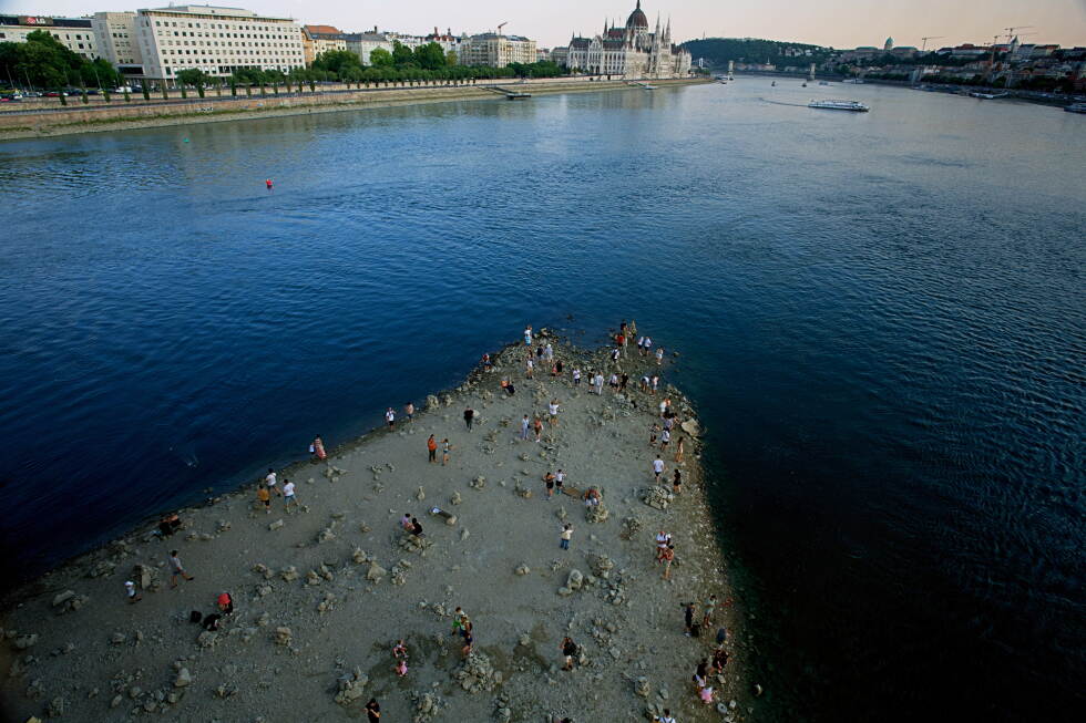 Western Europe Sets New Temperature Record as Heat Waves Hit Region