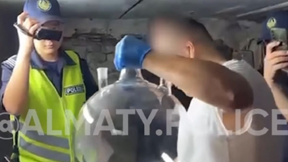 Алматыда полиция гараждан есірткі зертханасын тапты