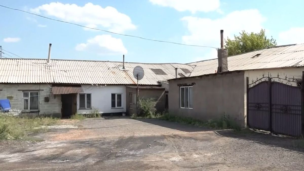 Шаршы метр дауы: Астанадағы авариялық үй тұрғындары жаңа баспана ала алмай отыр