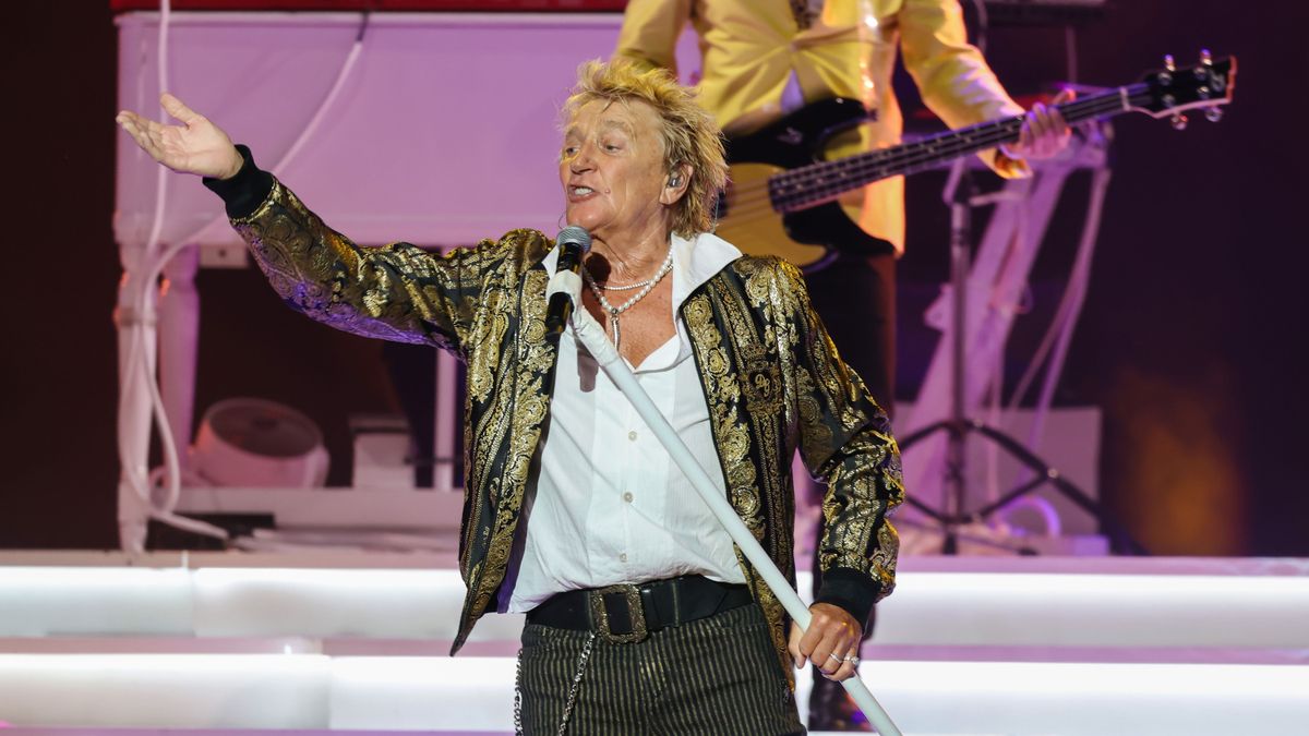 Rod Stewart, kalp ameliyatı sonrası konserlerini iptal etti