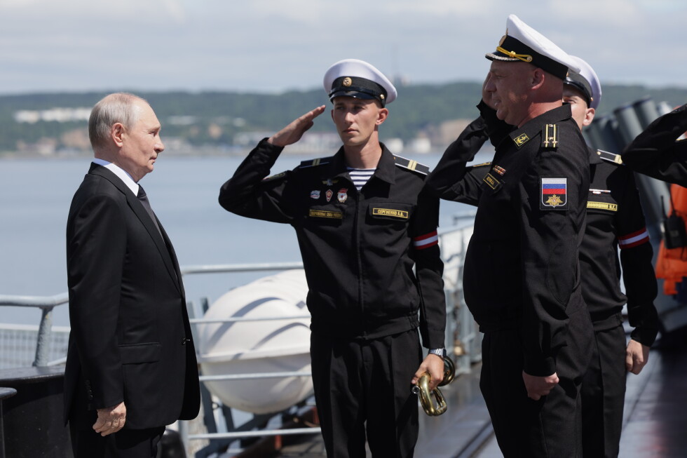 Путин Батыс елдерінің кемелерді тәркілеуін қарақшылық деп атап, жауап шараларын ескертті