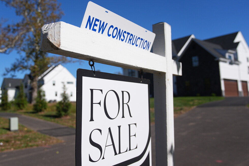 US mortgage rates dip for first time in six weeks, remain higher than last year