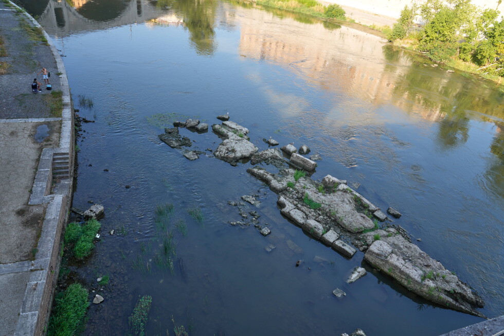 Rome's Tiber River Low Water Reveals Ancient Bridge Remains