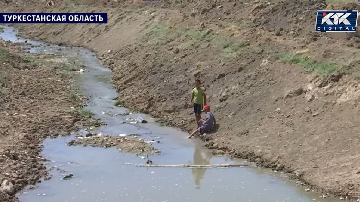 Residents of Zhinishke village in Turkestan region fear crossing river after channel widening