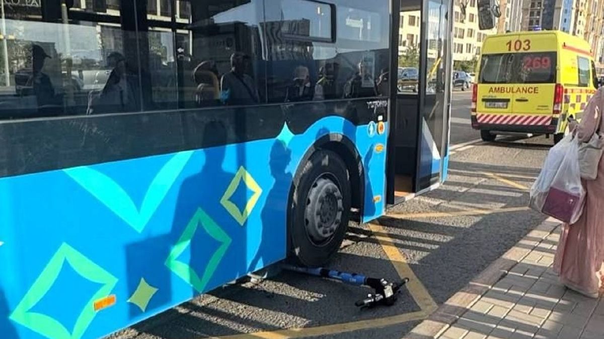 Подросток на электросамокате пострадал в ДТП с автобусом в Астане