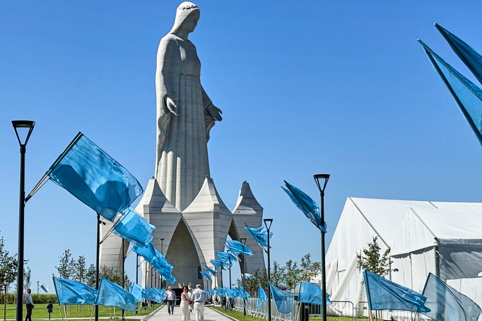В Польше открыли самую высокую статую Девы Марии в Европе