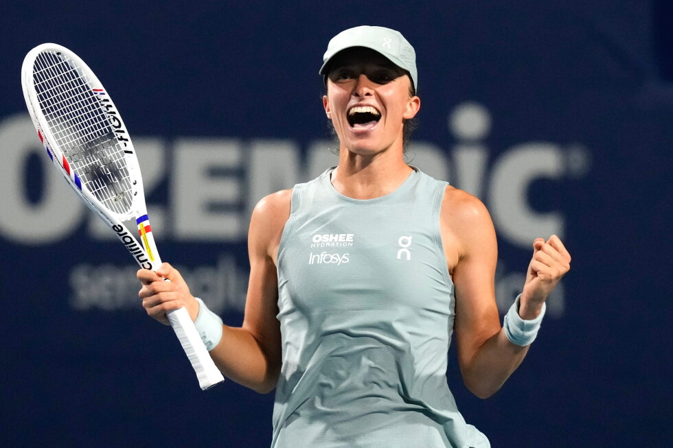 Iga Swiatek wins first match at Cincinnati Open after Toronto title
