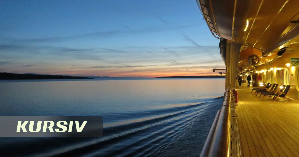 Неміс жұбы круиздік лайнердегі нудистер аймағының қысқаруына байланысты сотқа жүгінді