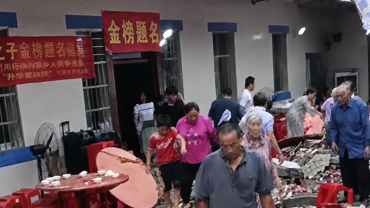 Wall Collapses During Banquet in China: Five Dead